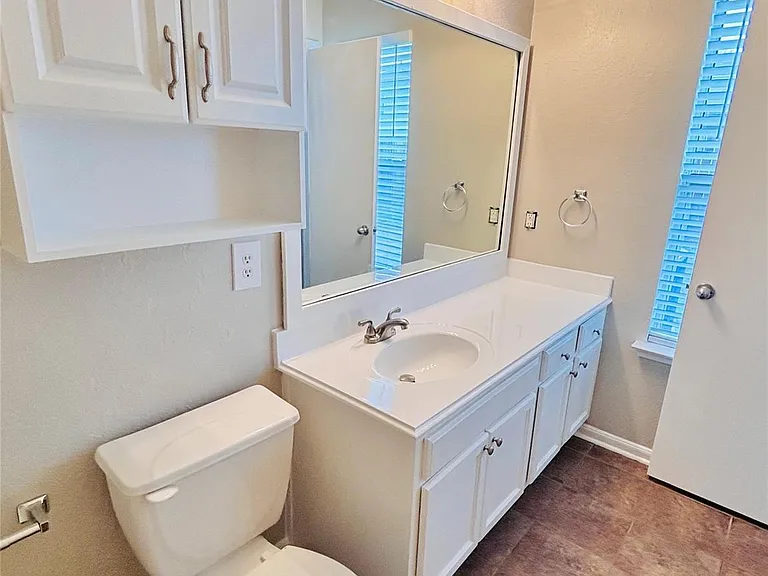 8134 Sanders Forest Ct — Photo 23