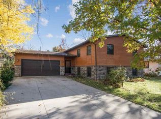3311 Shamrock Dr, Iowa City, IA 52245