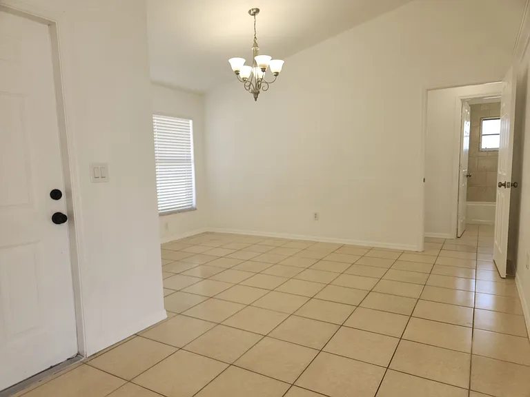 4714 Skyline Blvd — Photo 18