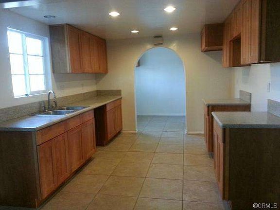 4th image of 5062 Roosevelt St
