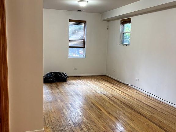 3rd image of 1221 N Marion Ct #1