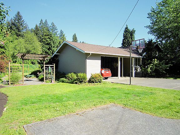 4th image of 2622 Buker St SE