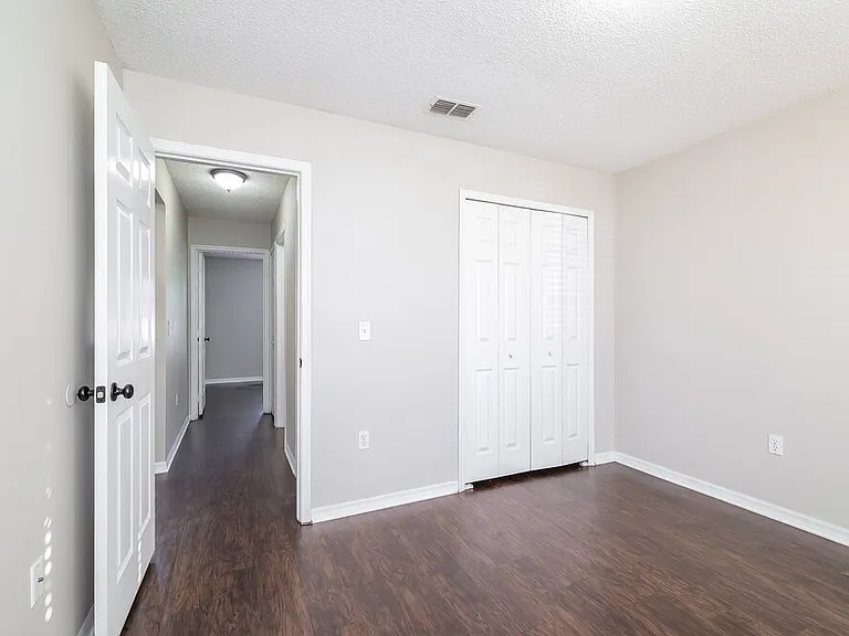 931 Rivecon Ave — Photo 13
