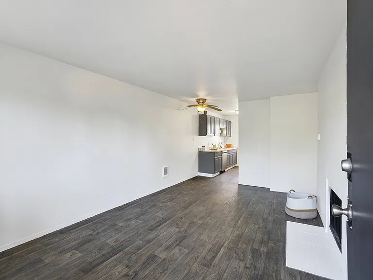 Kentwood Apartments — Photo 31