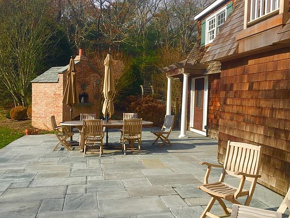 3rd image of 25 Alden Ln