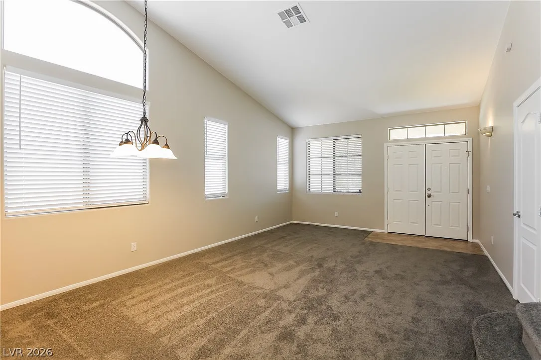 3 bed, 2.5 bath, 1892 sqft, $2,325 — Photo 2