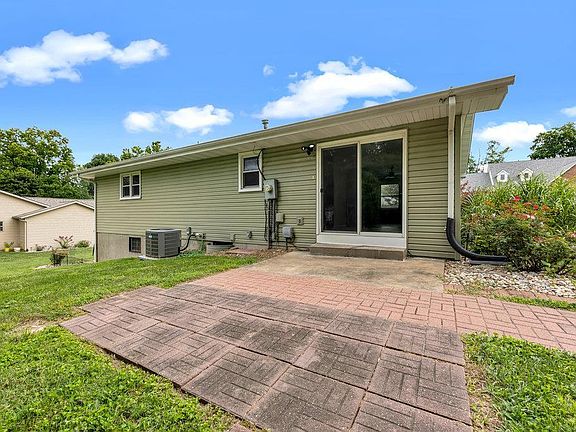 3rd image of 111 Mark Trail Dr