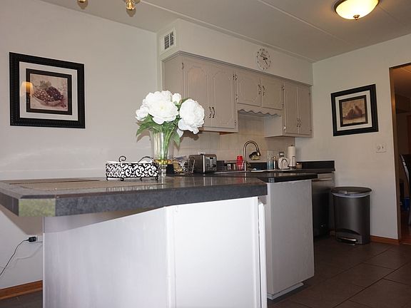 5th image of 6640 183rd St APT 1C