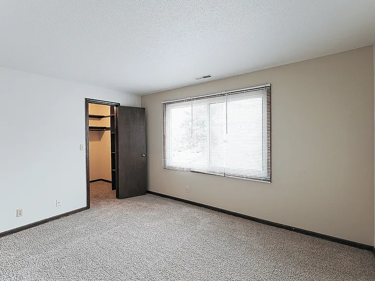 1110 F St #5 — Photo 24