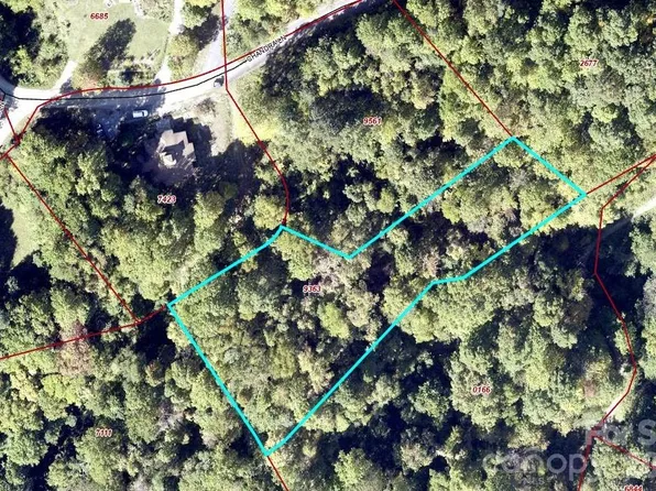 11 Chandra Ln, Clyde, NC 28721