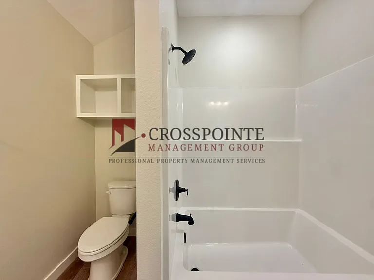 17430 Crossing Cir — Photo 13