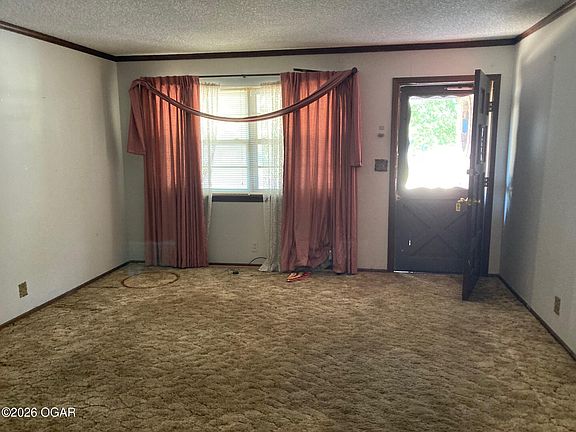 2nd image of 2829 Kansas Ave