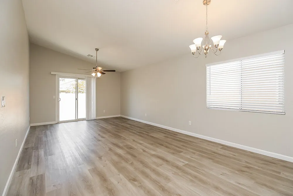 3 bed, 2.0 bath, 1699 sqft, $1,890 — Photo 4