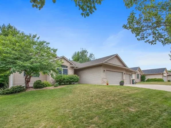1043 Goldenrod Dr, Iowa City, IA 52246