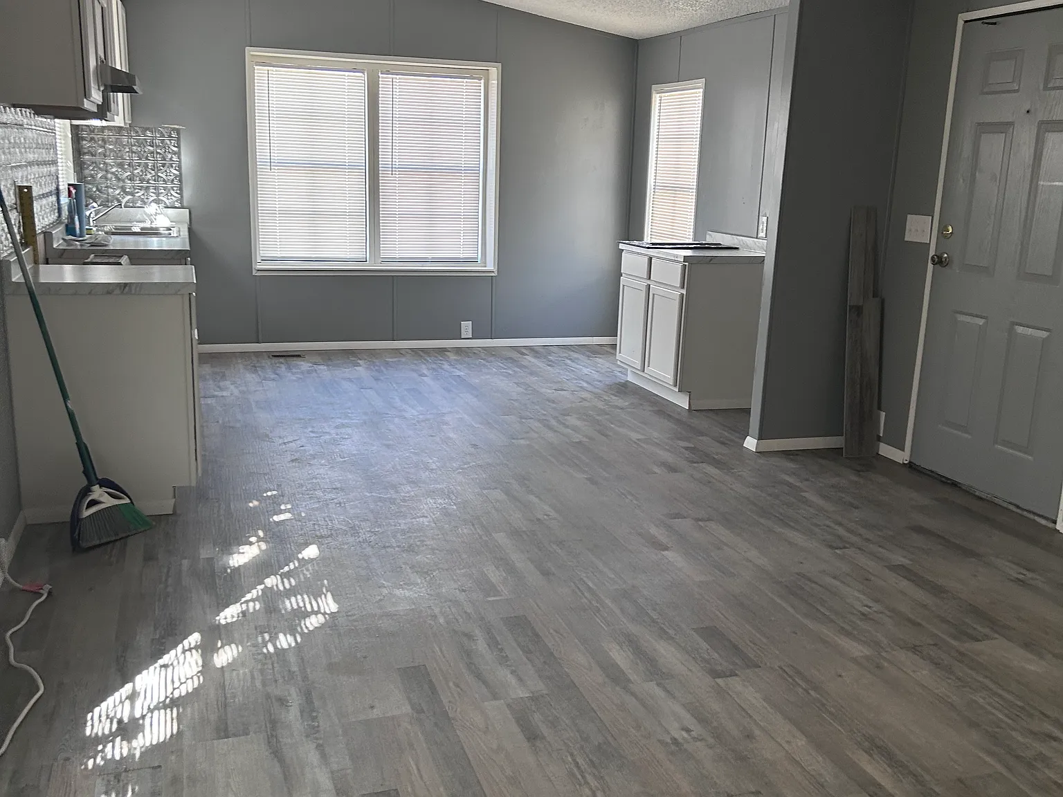 2 bed, 700 sqft, $1,050 — Photo 2