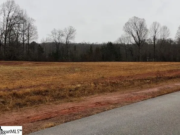 3902 N Highway 101, Greer, SC 29651