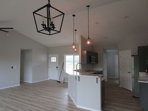 3rd image of 16-2237 Ainaloa Dr