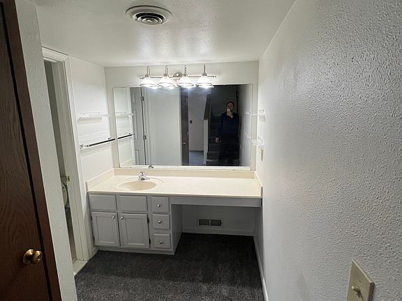 5th image of 531 Donofrio Dr Unit 6