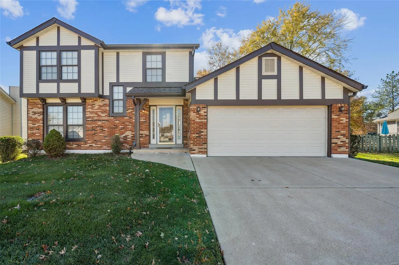 942 Oakwood Farms Ln photo 1