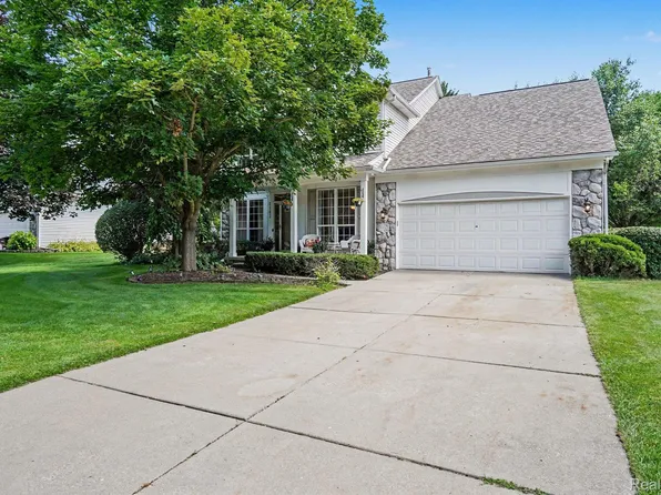5162 Glenwood Crk, Clarkston, MI 48348