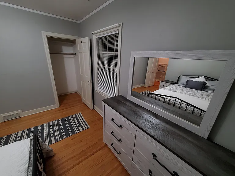 220 W 21st St #3 — Photo 13