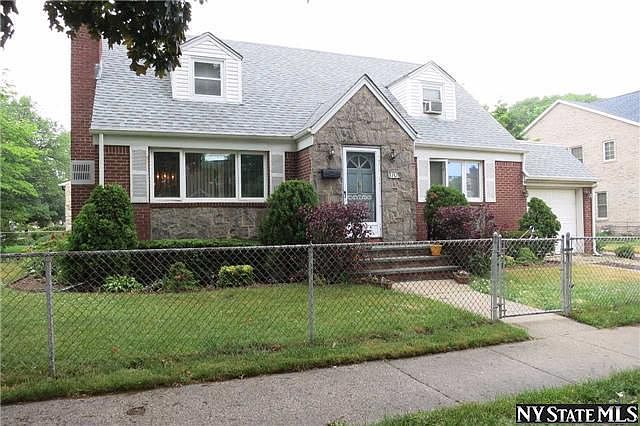 1st image of 1701 Aladdin Ave