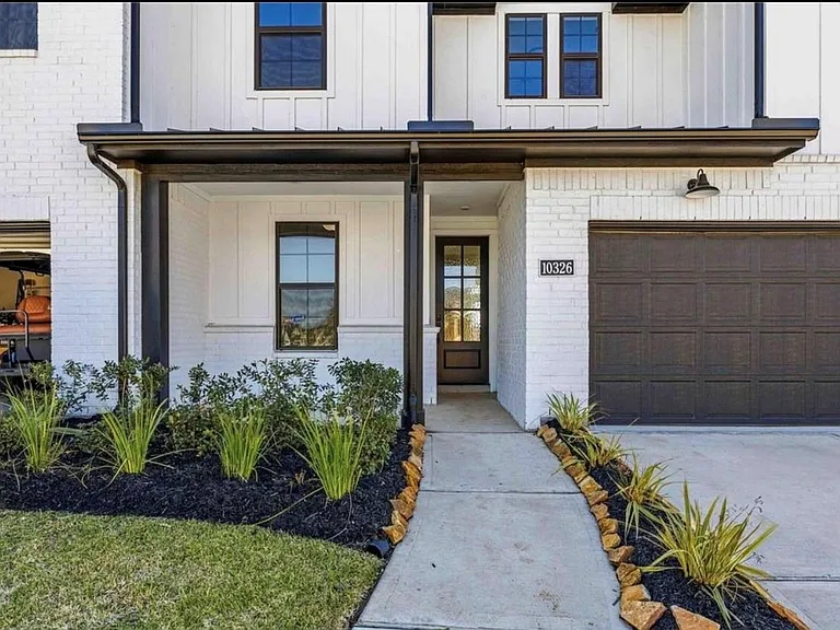 10326 Water Harbor Dr — Photo 1