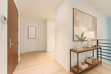 Entry / hallway thumbnail