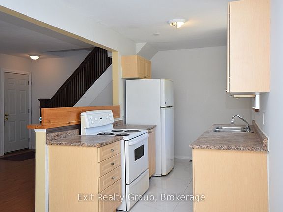 5th image of 11 Flindall St