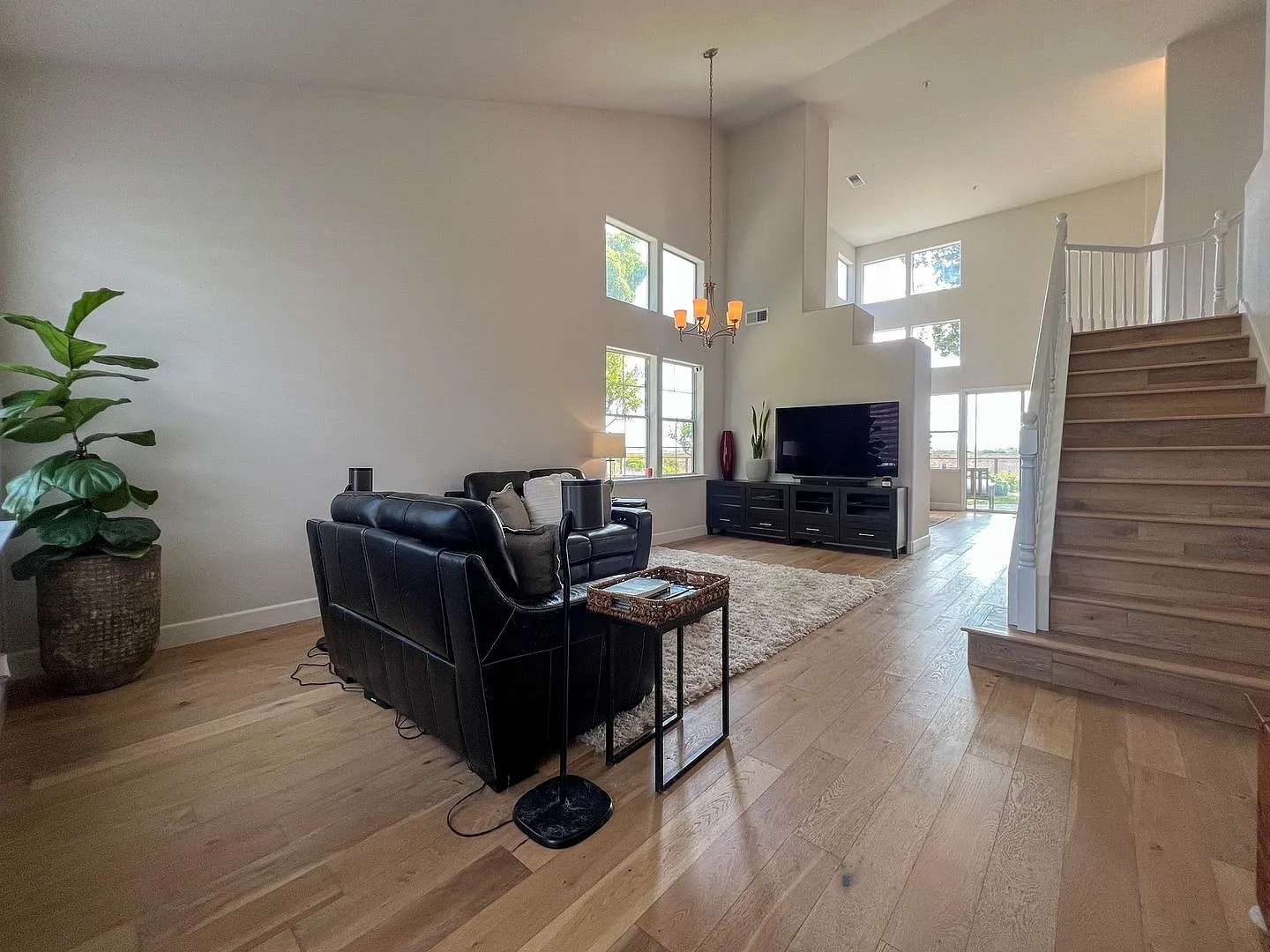 Luxury Rental in Napa's Exclusive Gated Yacht Club Community — Photo 3