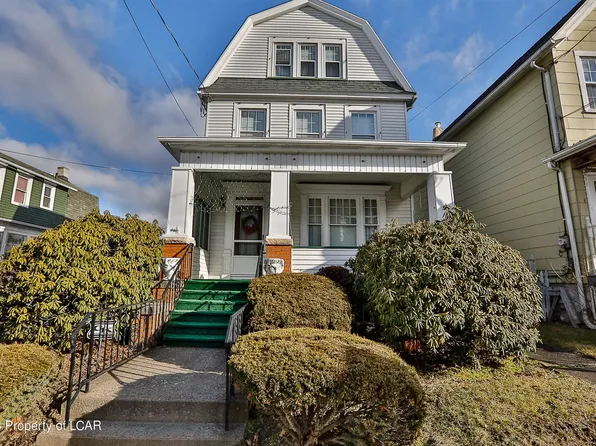 12 Oxford St, Hanover Township, PA 18706