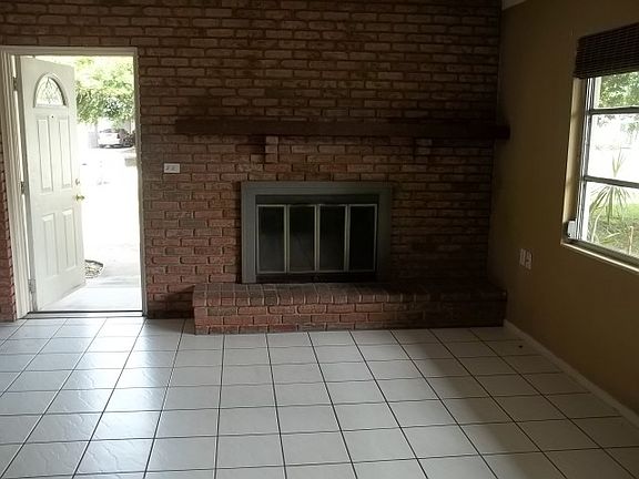 4th image of 256 Shamrock Blvd