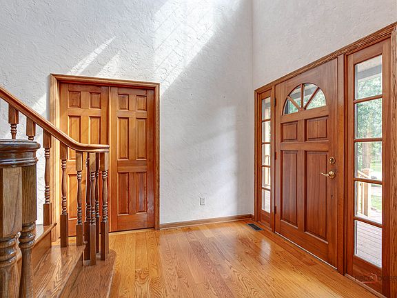 4th image of 520 Holdridge Ave
