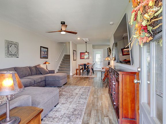 4th image of 783 Lillian Grace Dr