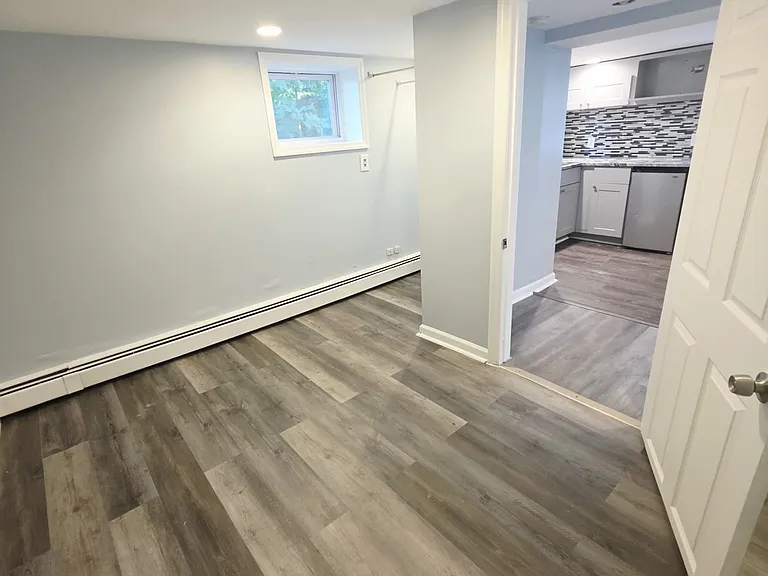 569 W 7th Ave #1A — Photo 6