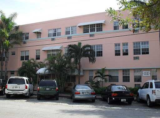 1st image of 1000 Bay Dr APT 610