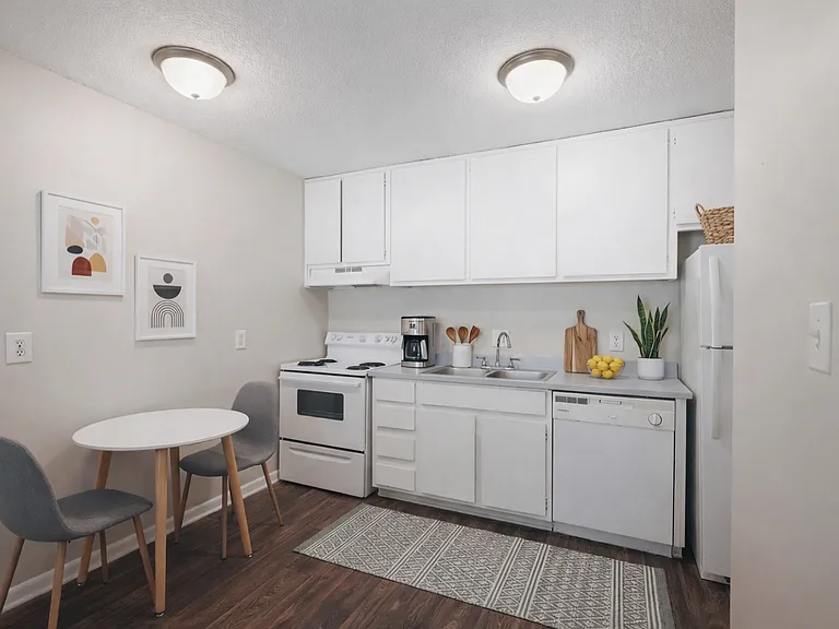 Hampton Hall | Comfort, Convenience, & Community All In One — Photo 31