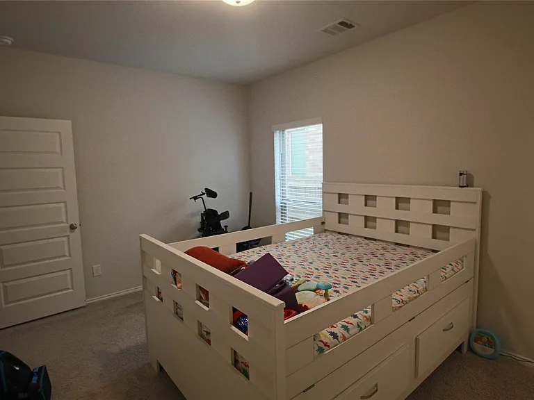 24727 Tanoureen Dr — Photo 40