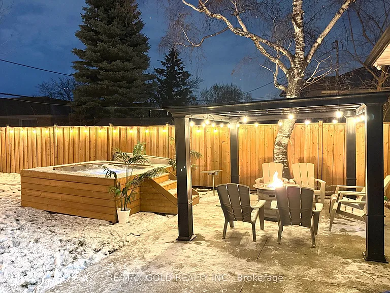 189 Kingsview Blvd — Photo 36