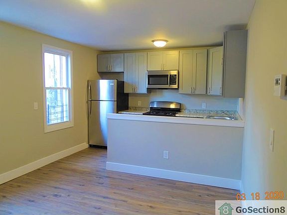 3rd image of 264 Jewett Ave #3