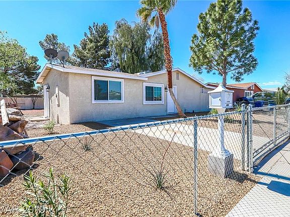 2nd image of 3857 Alto Ave