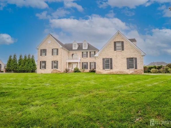 6 Byrne Ct, Monroe Township, NJ 08831