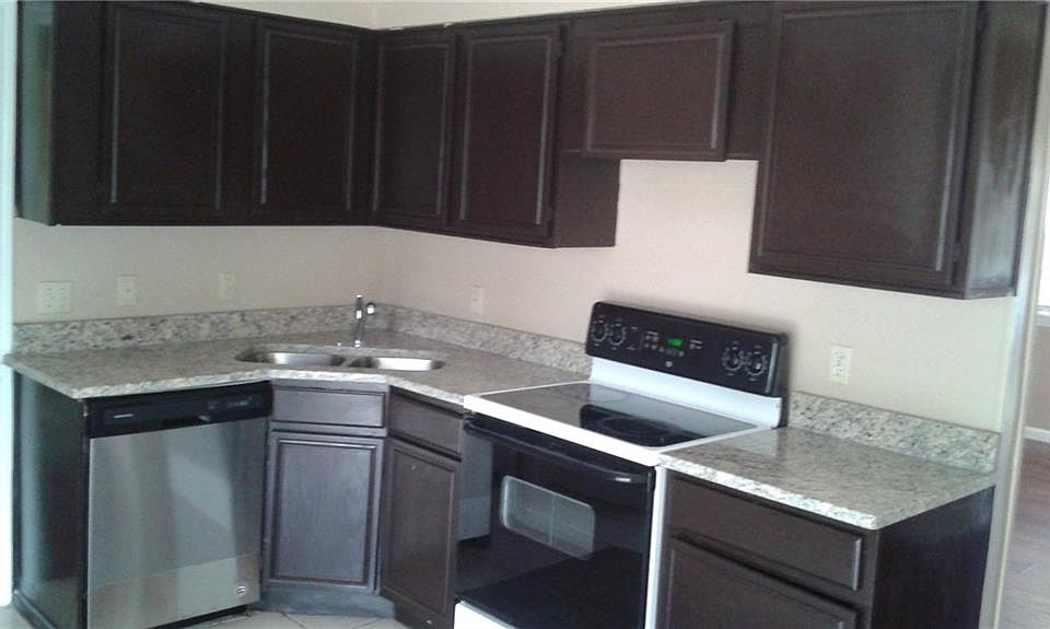 1st image of 5405 Kings Manor Dr