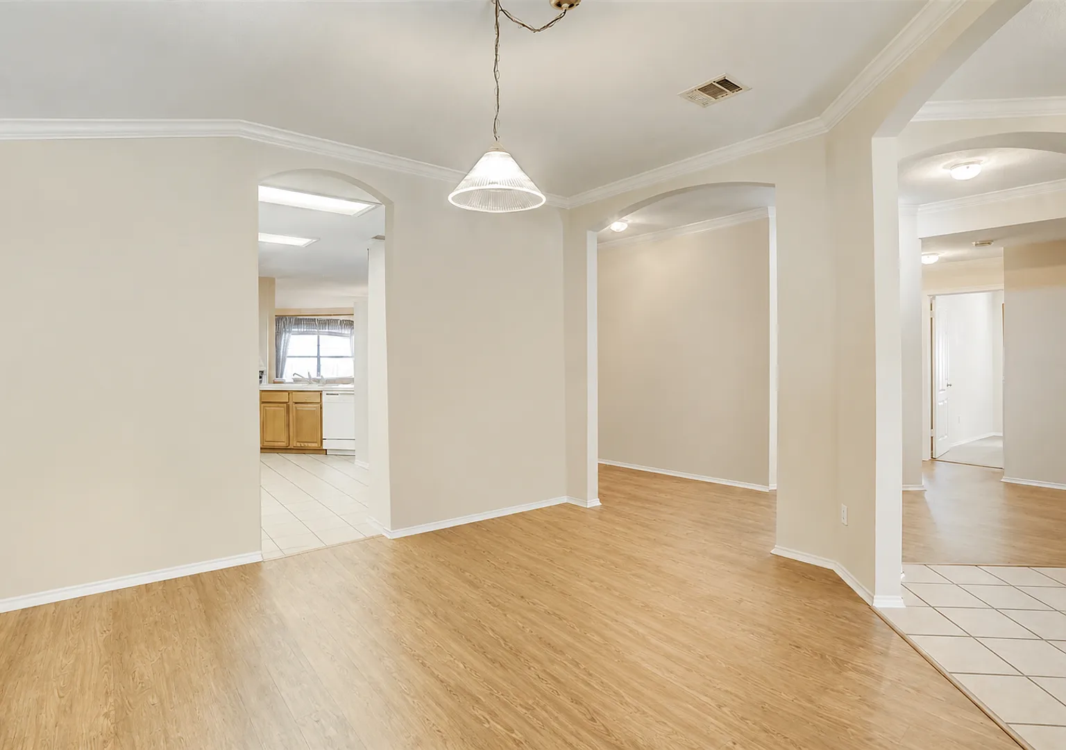 Great home in Blockhouse - Available Now! — Photo 3