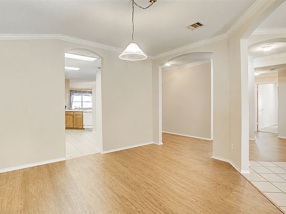 3rd image of 2100 Mir Woods Dr