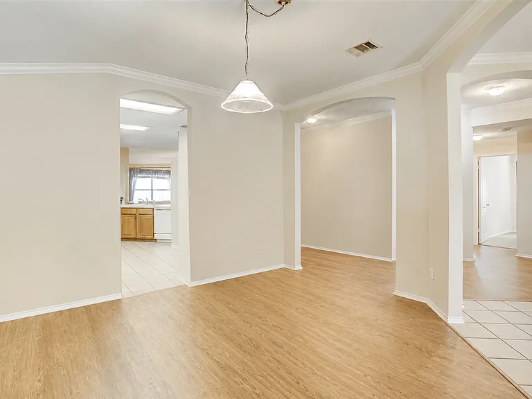 2100 Mir Woods Dr — Photo 3
