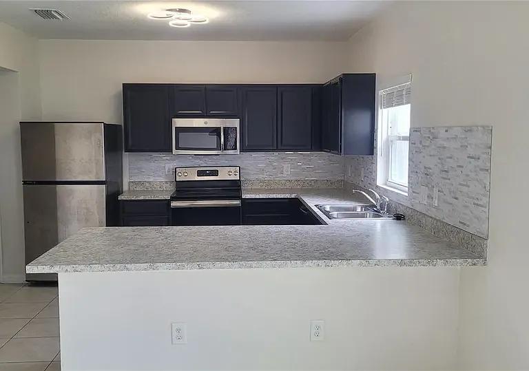 10118 Candleberry Woods Ln — Photo 17