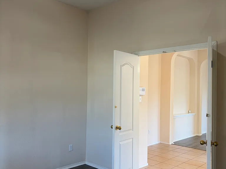 11501 Knapple Cv — Photo 7