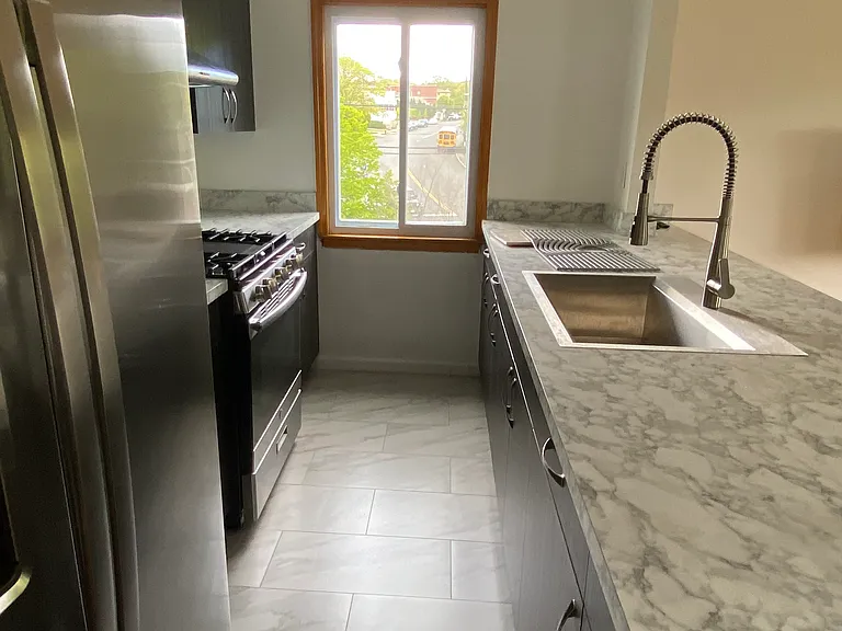 2 Oakville St #3 — Photo 1