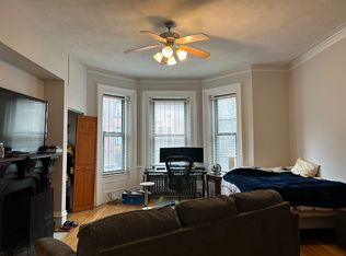 377 Beacon St APT 1R, Boston, MA 02116